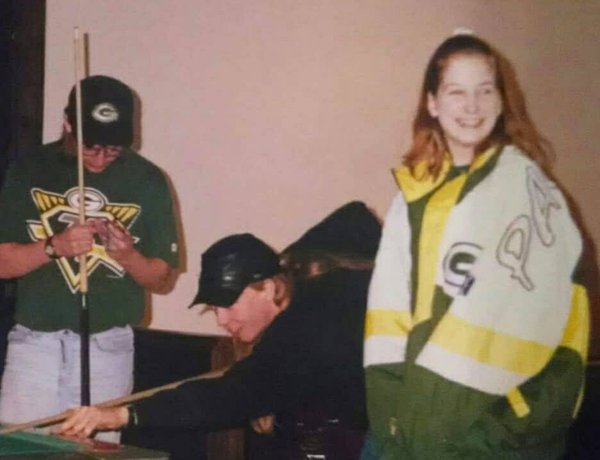 kyle tim girl pool game